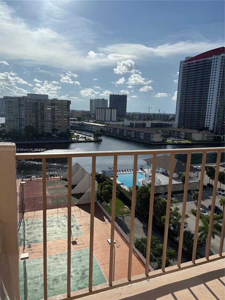 Small Image of 1865 SOUTH OCEAN DR #11I, Hallandale Beach Number 9