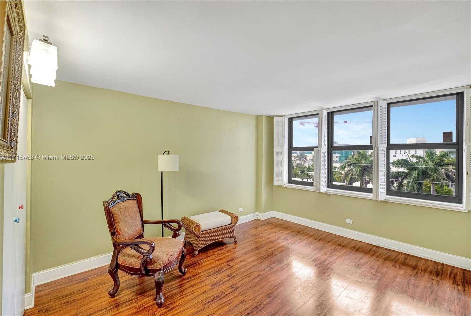 Small Image of 10101 EAST BAY HARBOR DR #502, Bay Harbor Islands Number 16