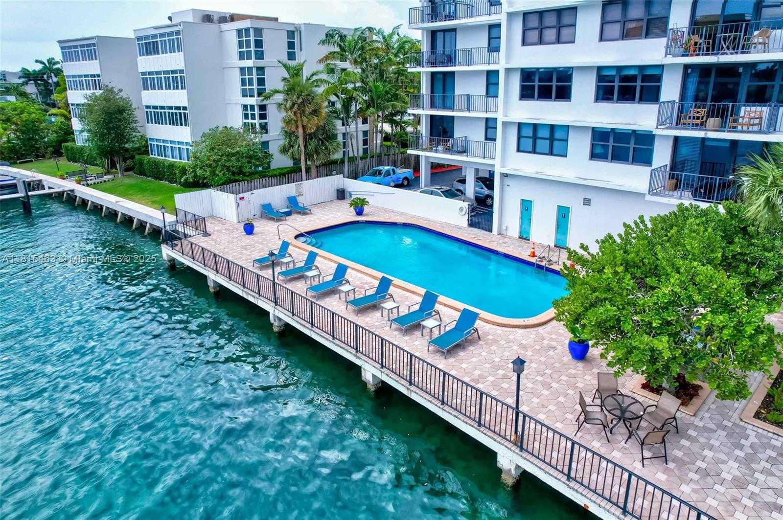 Small Image of 10101 EAST BAY HARBOR DR #502, Bay Harbor Islands Number 27
