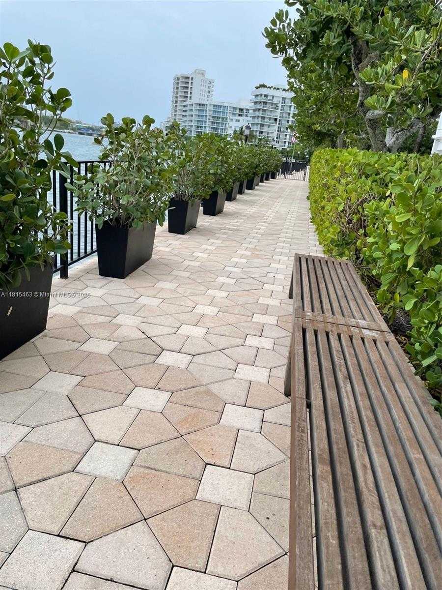 Small Image of 10101 EAST BAY HARBOR DR #502, Bay Harbor Islands Number 29