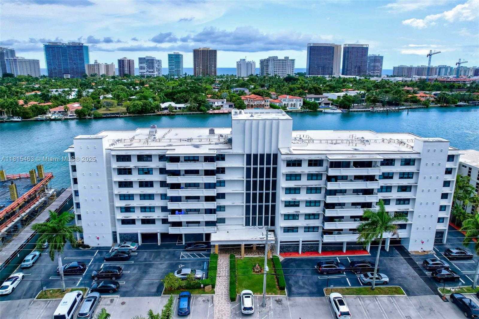 Small Image of 10101 EAST BAY HARBOR DR #502, Bay Harbor Islands Number 32