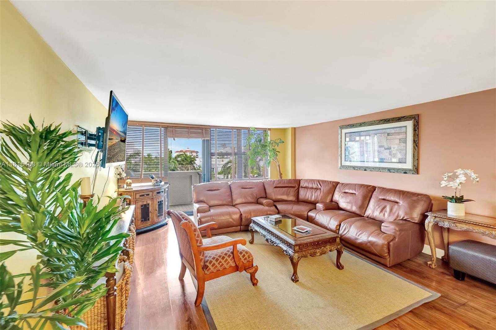 Small Image of 10101 EAST BAY HARBOR DR #502, Bay Harbor Islands Number 4