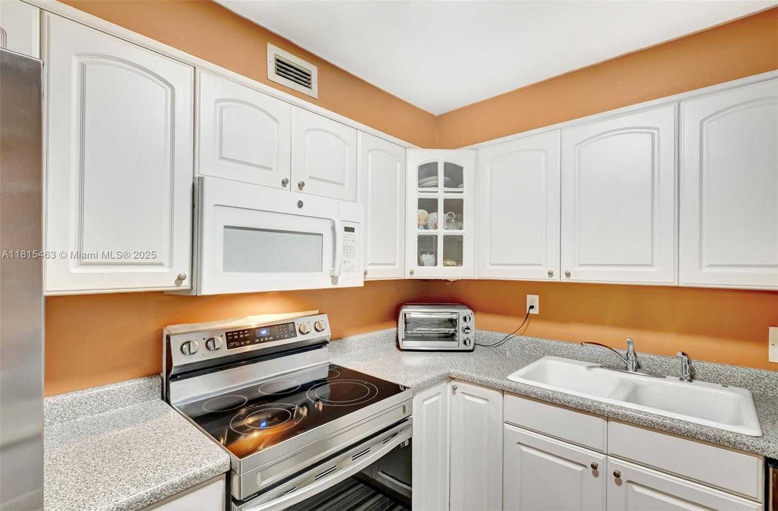 Small Image of 10101 EAST BAY HARBOR DR #502, Bay Harbor Islands Number 7