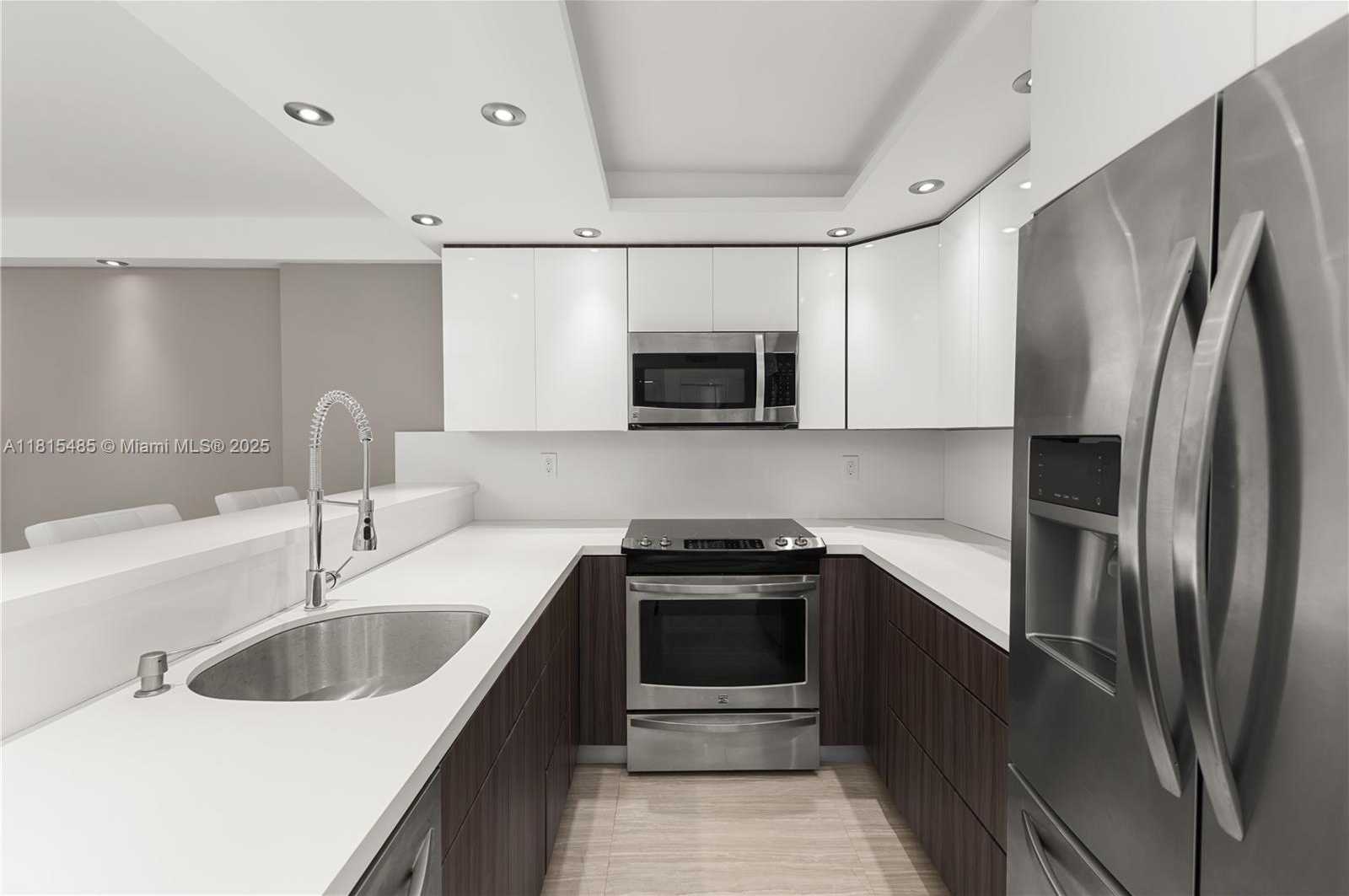 Small Image of 401 OCEAN DR #221, Miami Beach Number 13