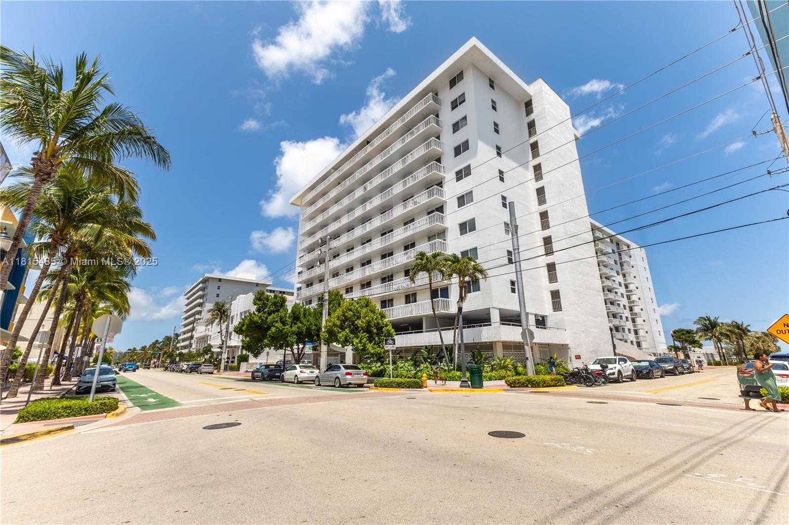 Small Image of 401 OCEAN DR #221, Miami Beach Number 20