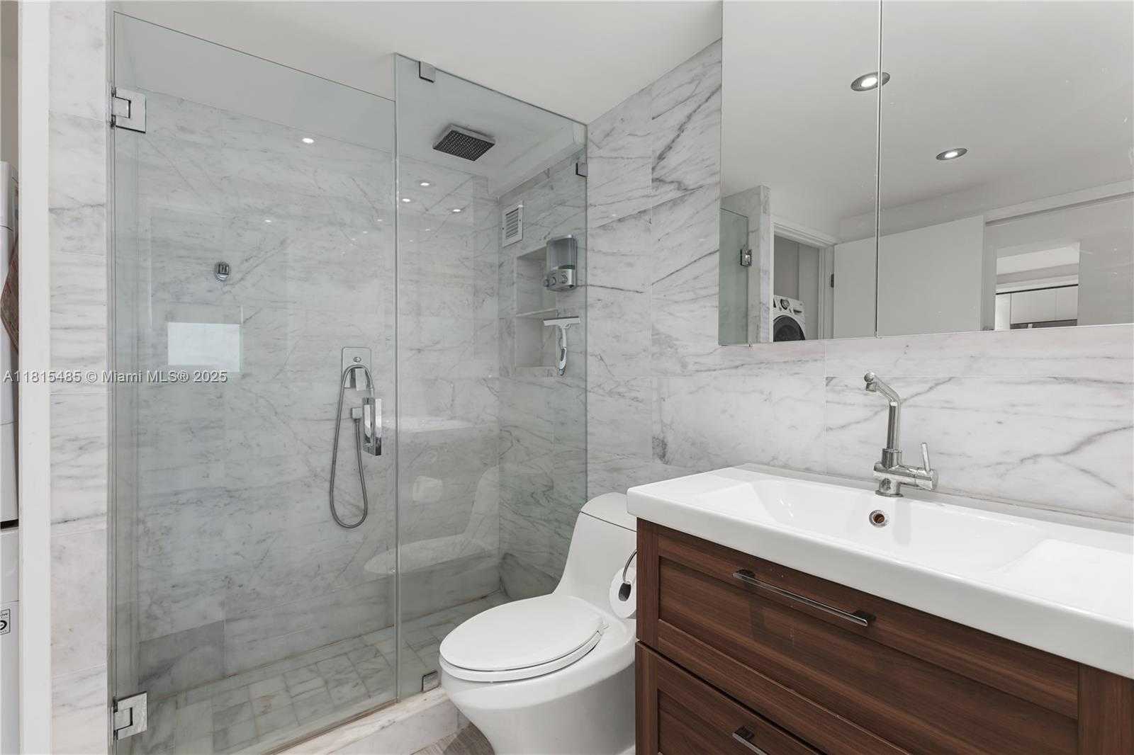 Small Image of 401 OCEAN DR #221, Miami Beach Number 7
