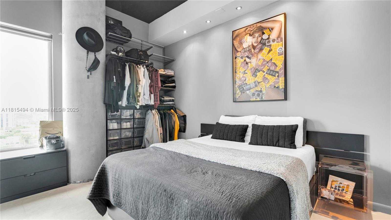 Small Image of 10 S River Dr, Miami, FL 33130, USA Number 19