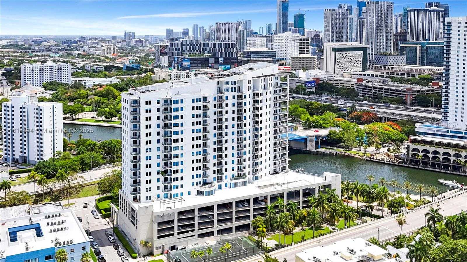 Small Image of 10 S River Dr, Miami, FL 33130, USA Number 2