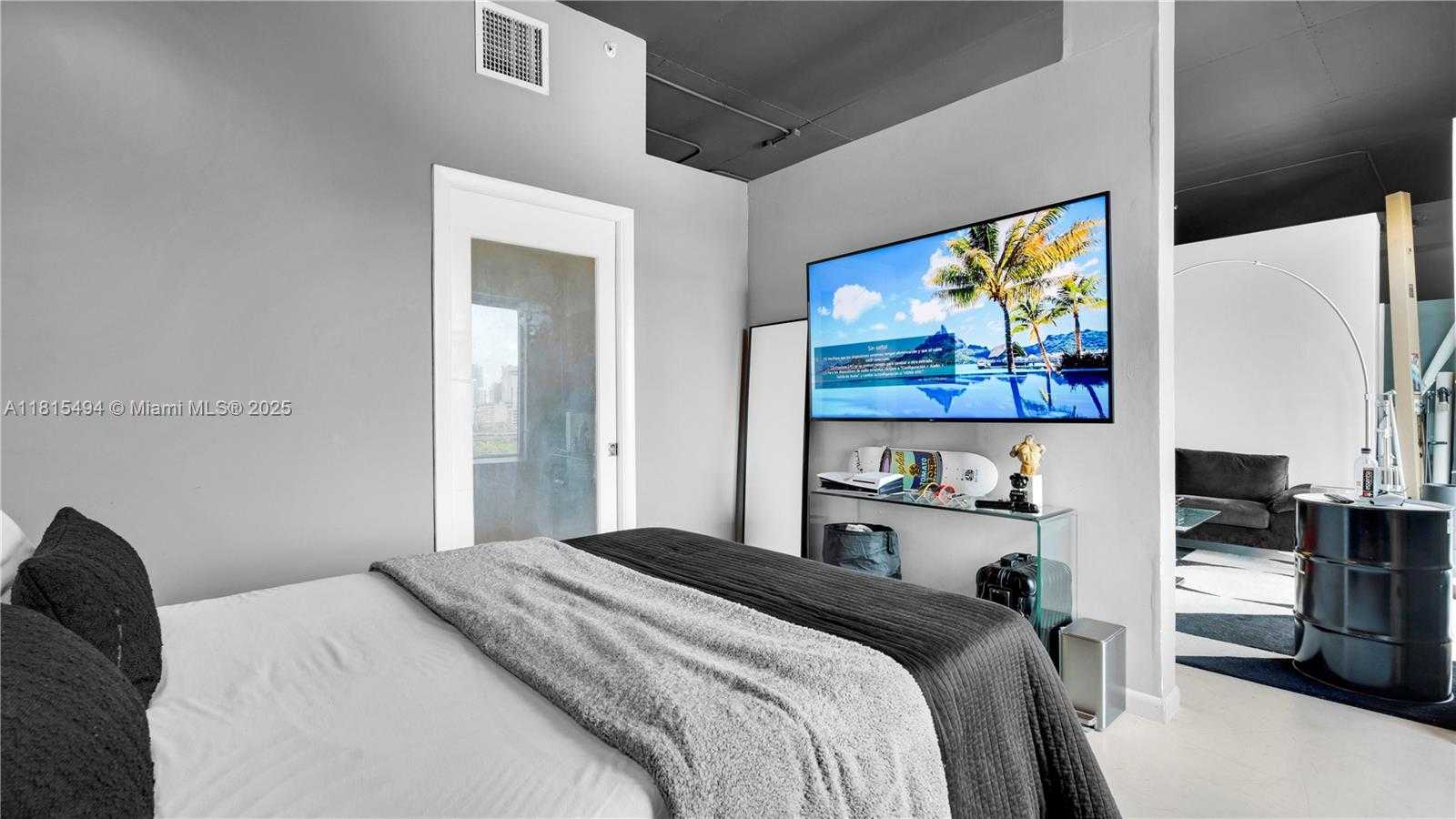 Small Image of 10 S River Dr, Miami, FL 33130, USA Number 20