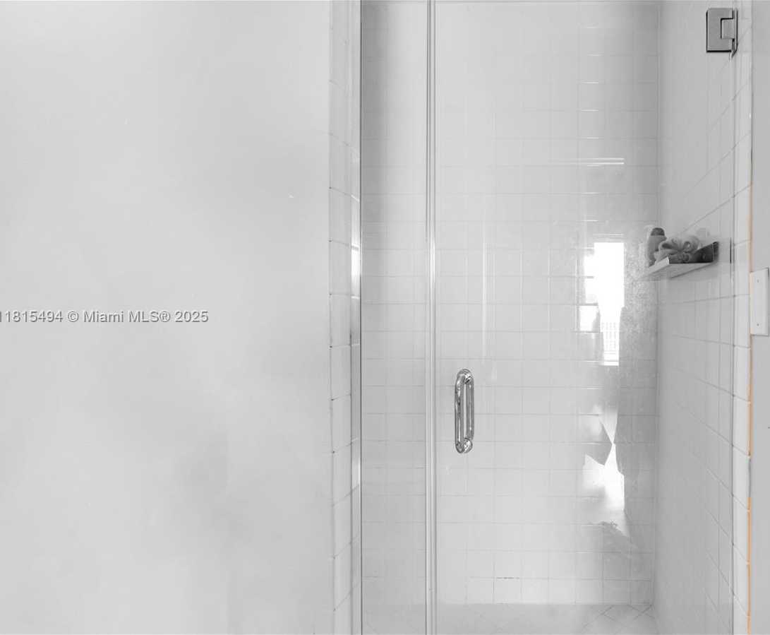 Small Image of 10 S River Dr, Miami, FL 33130, USA Number 22