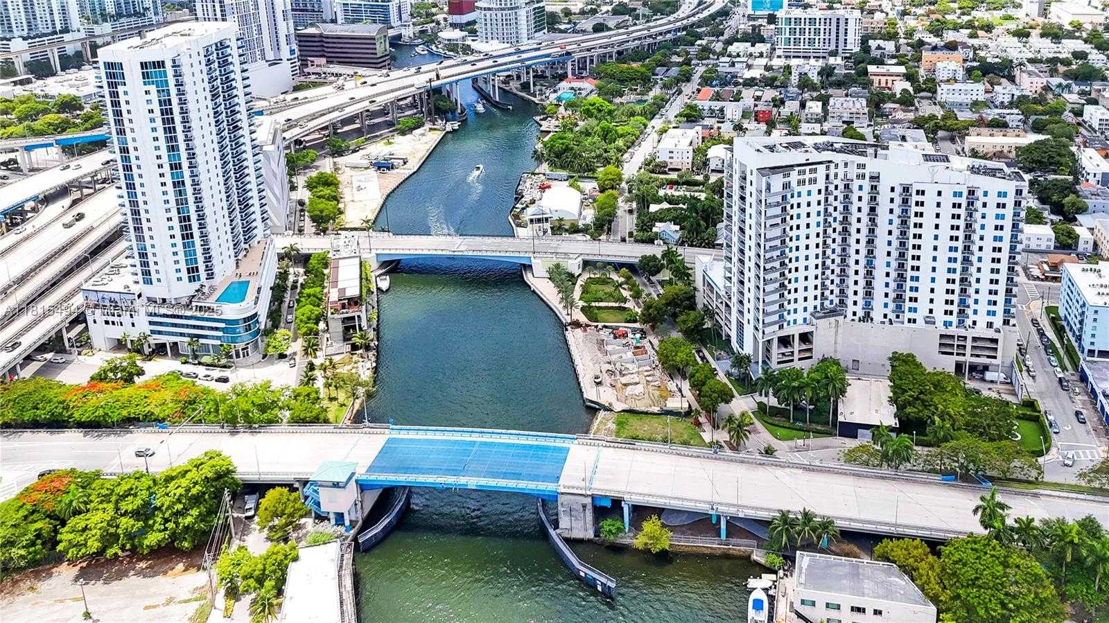 Small Image of 10 S River Dr, Miami, FL 33130, USA Number 5