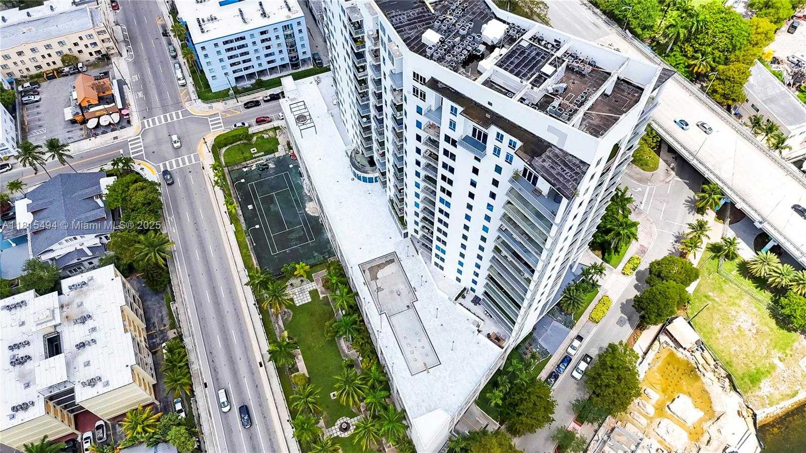 Small Image of 10 S River Dr, Miami, FL 33130, USA Number 6