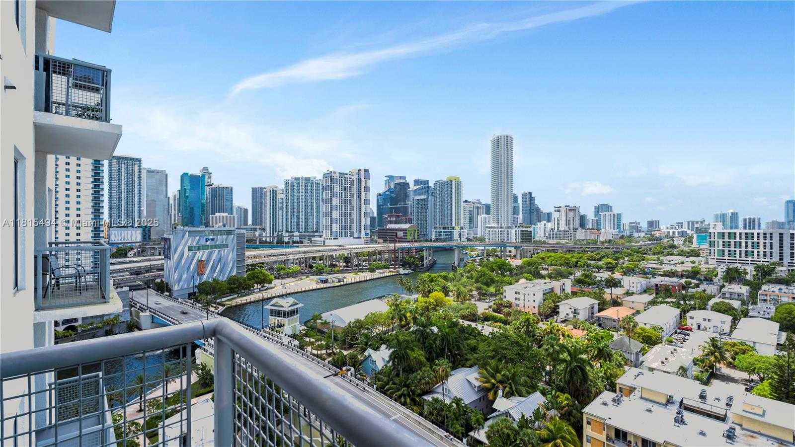 Small Image of 10 S River Dr, Miami, FL 33130, USA Number 9