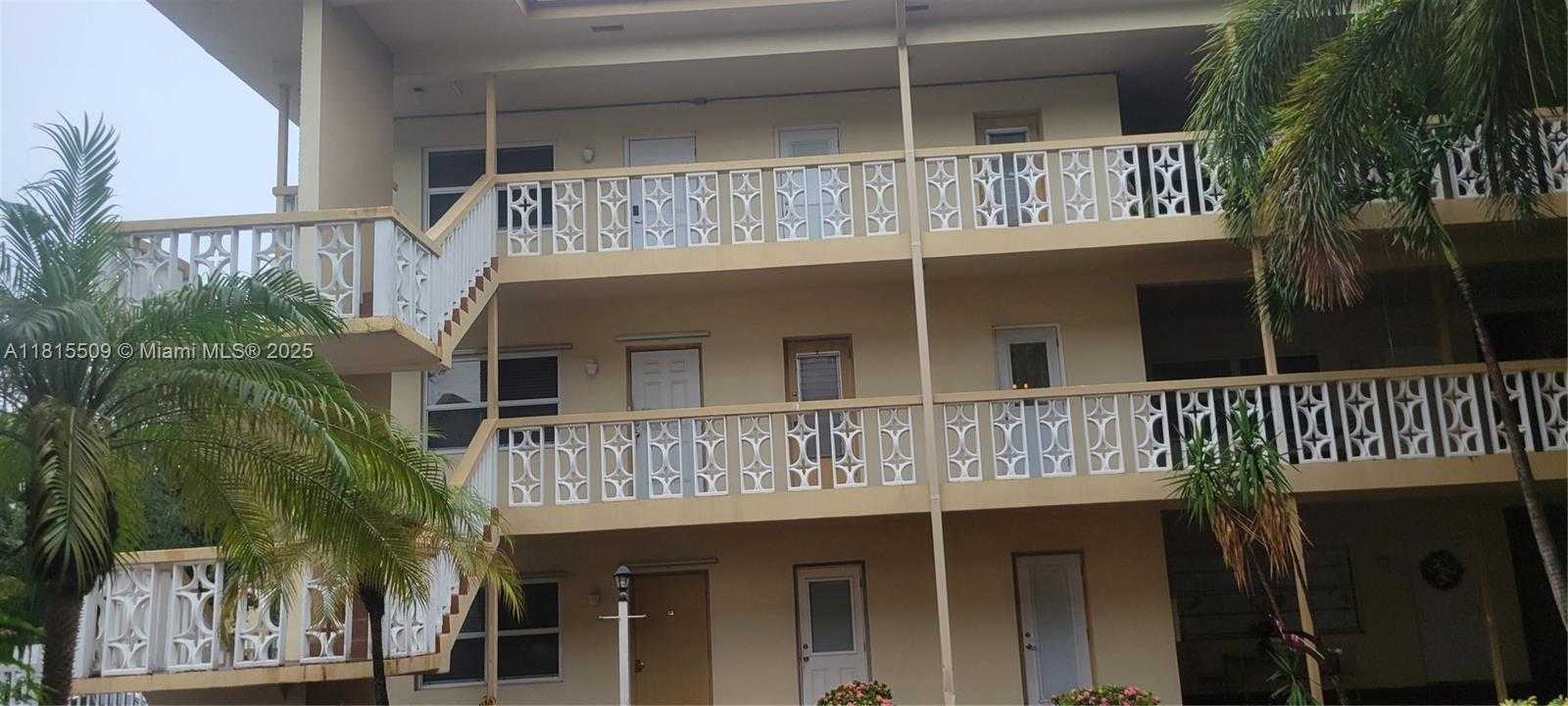 Small Image of 1958 MONROE ST #107, Hollywood Number 11