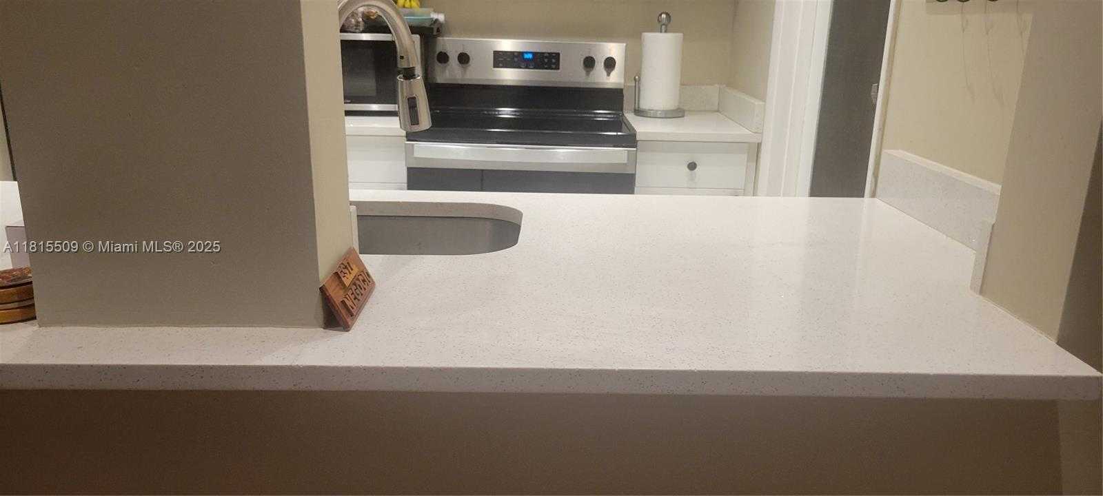 Small Image of 1958 MONROE ST #107, Hollywood Number 14