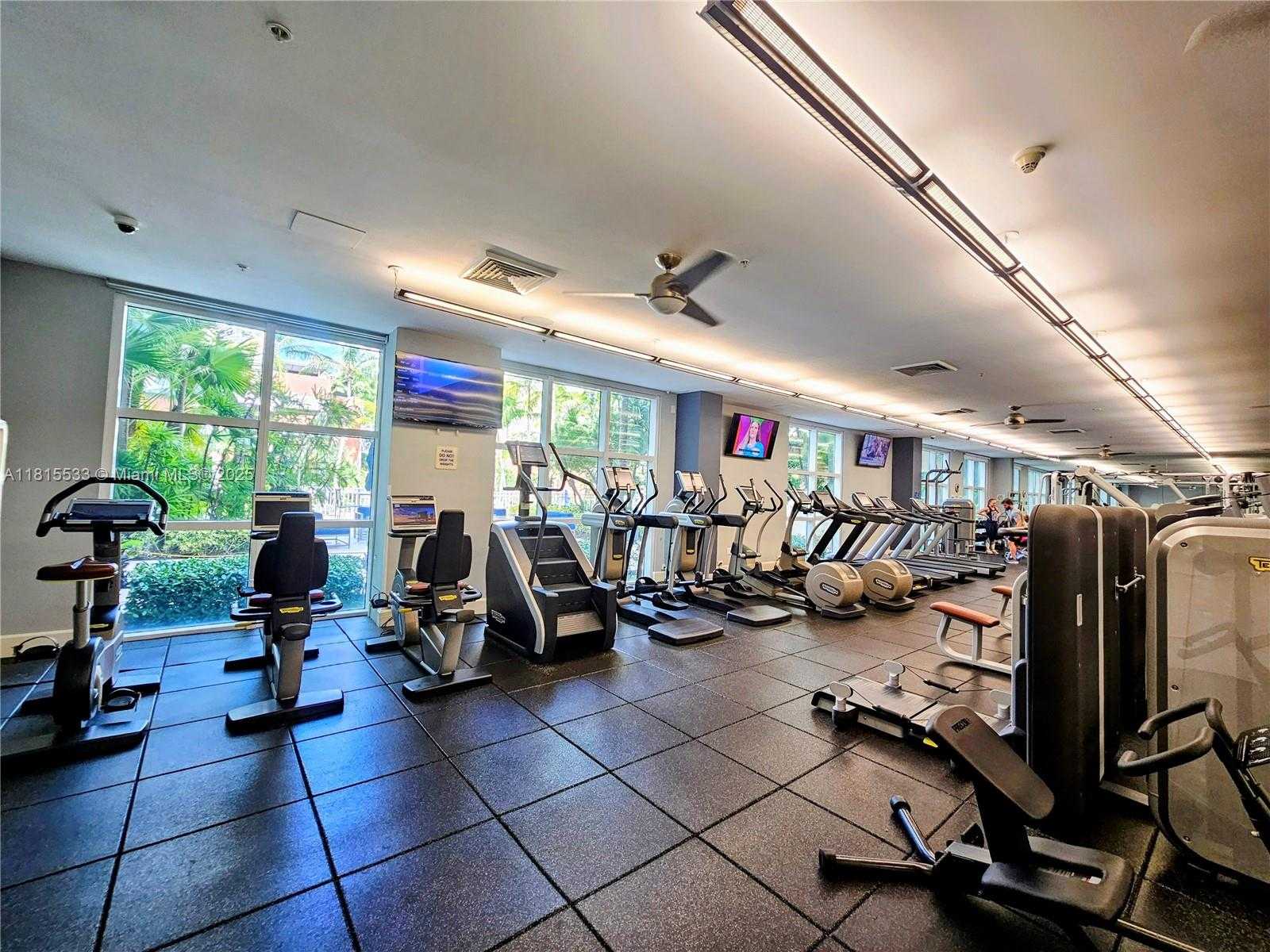 Small Image of 2001 BISCAYNE BLVD #2305, Miami Number 19
