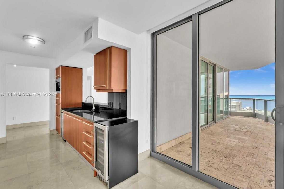 Small Image of 1331 BRICKELL BAY DR #1808, Miami Number 10
