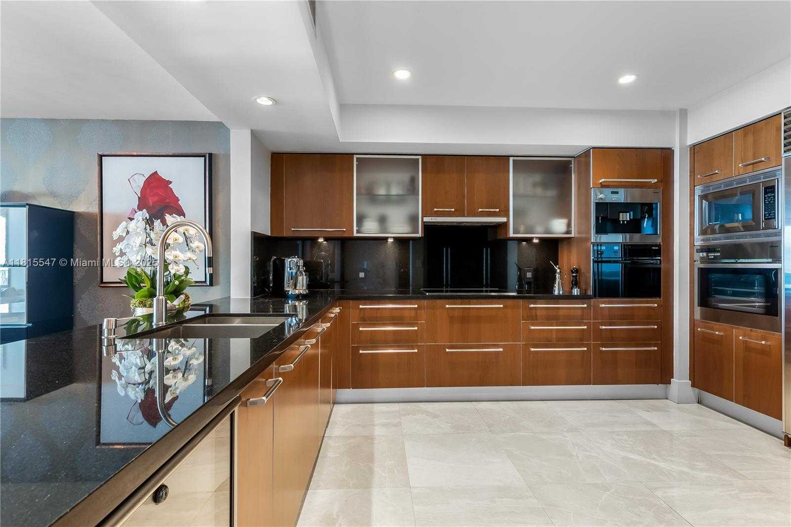 Small Image of 1331 BRICKELL BAY DR #2305, Miami Number 12