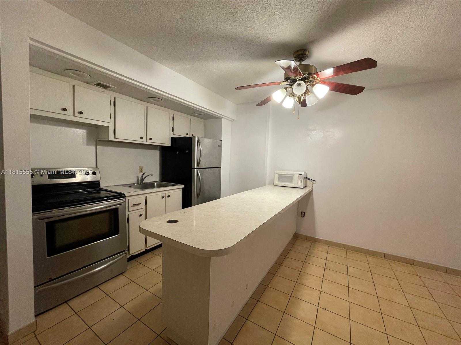 Small Image of 401 OCEAN DR #219, Miami Beach Number 5