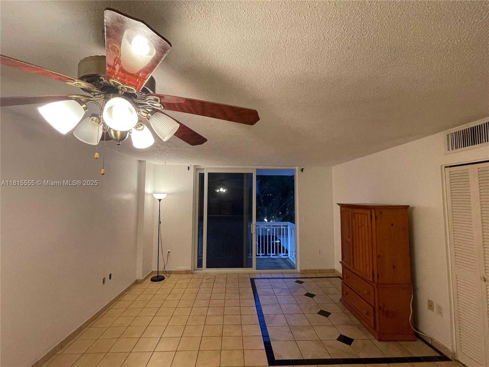 Small Image of 401 OCEAN DR #219, Miami Beach Number 6