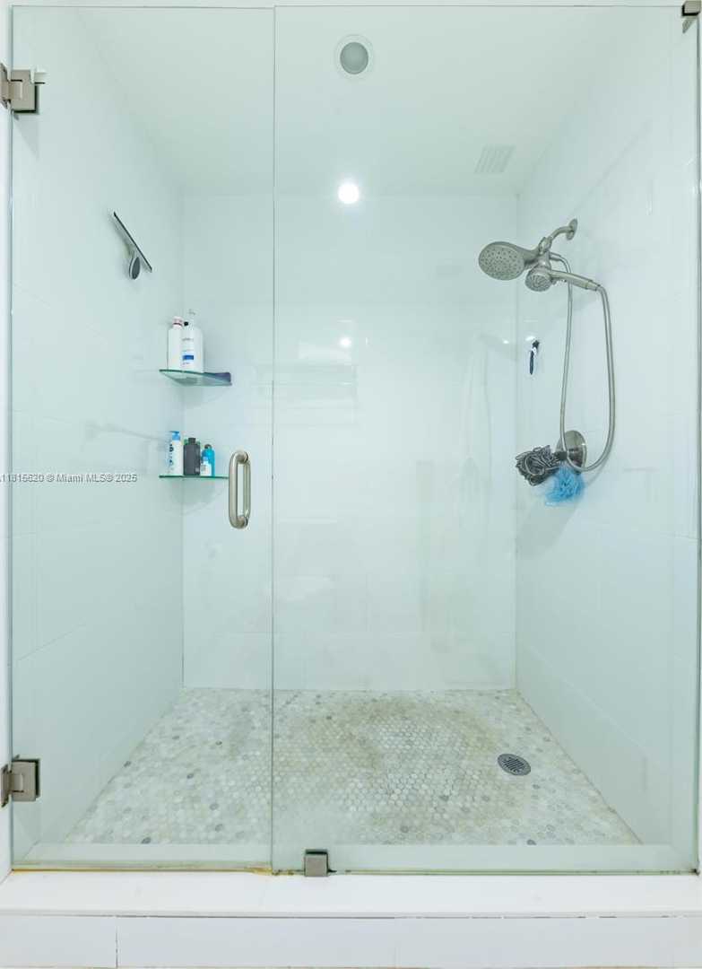Small Image of 16189 LAUREL DR #25, Weston Number 16