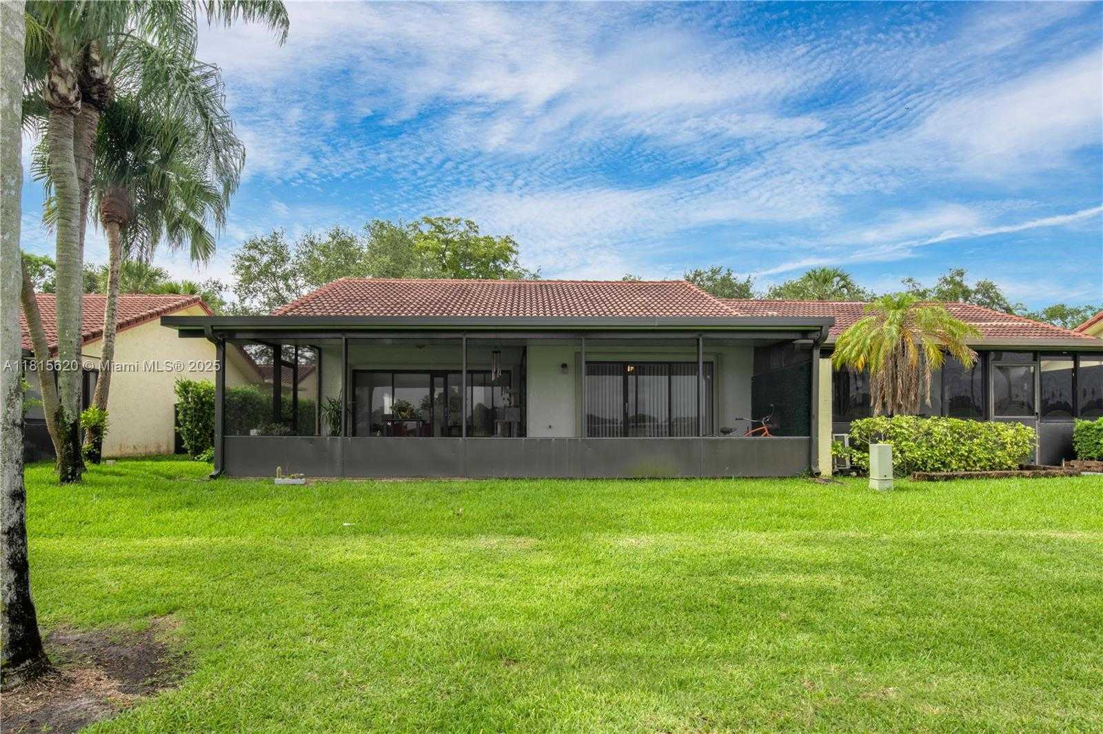 Small Image of 16189 LAUREL DR #25, Weston Number 25
