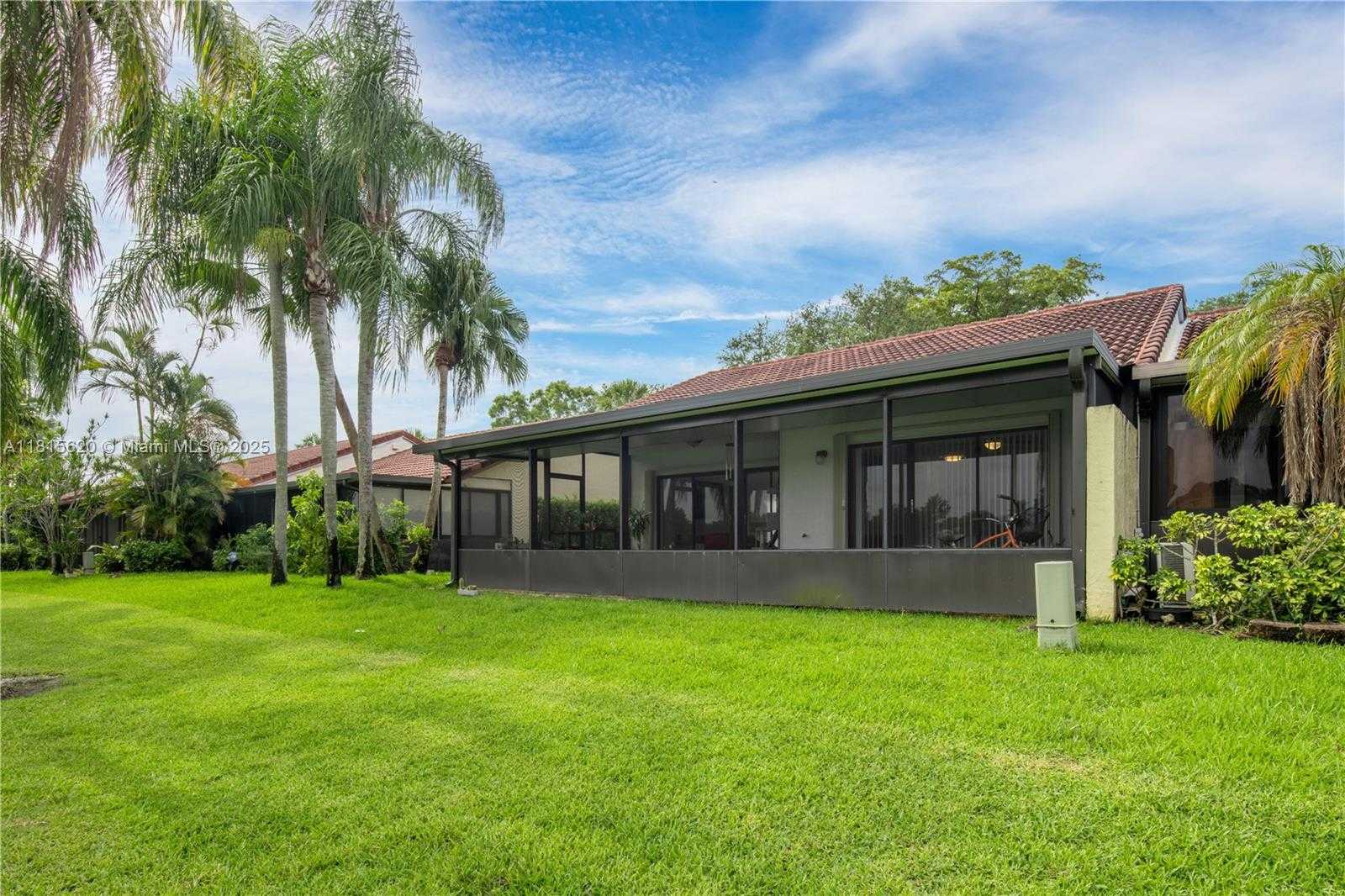 Small Image of 16189 LAUREL DR #25, Weston Number 26