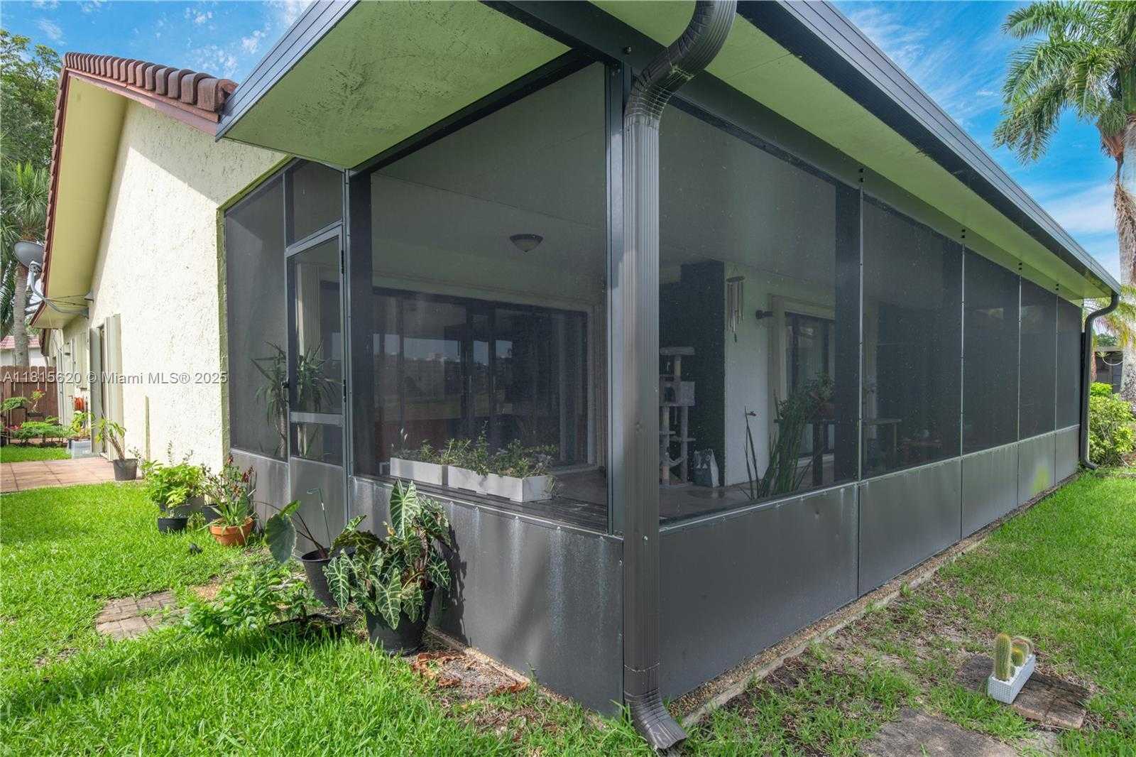 Small Image of 16189 LAUREL DR #25, Weston Number 28