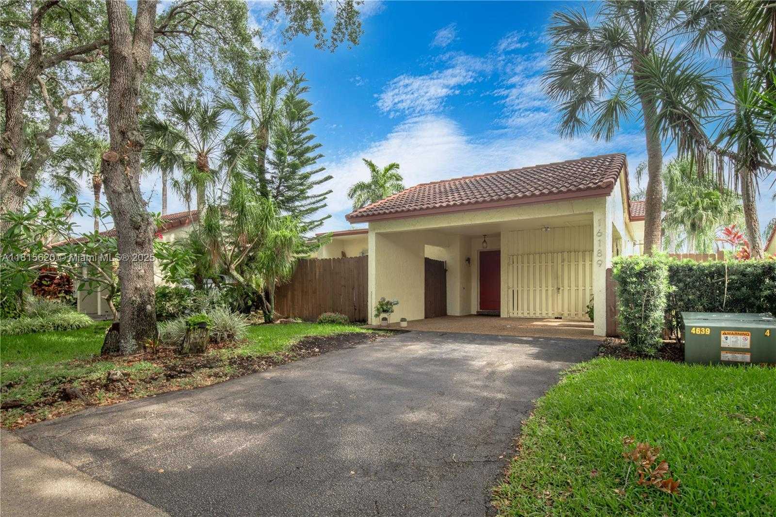 Small Image of 16189 LAUREL DR #25, Weston Number 32