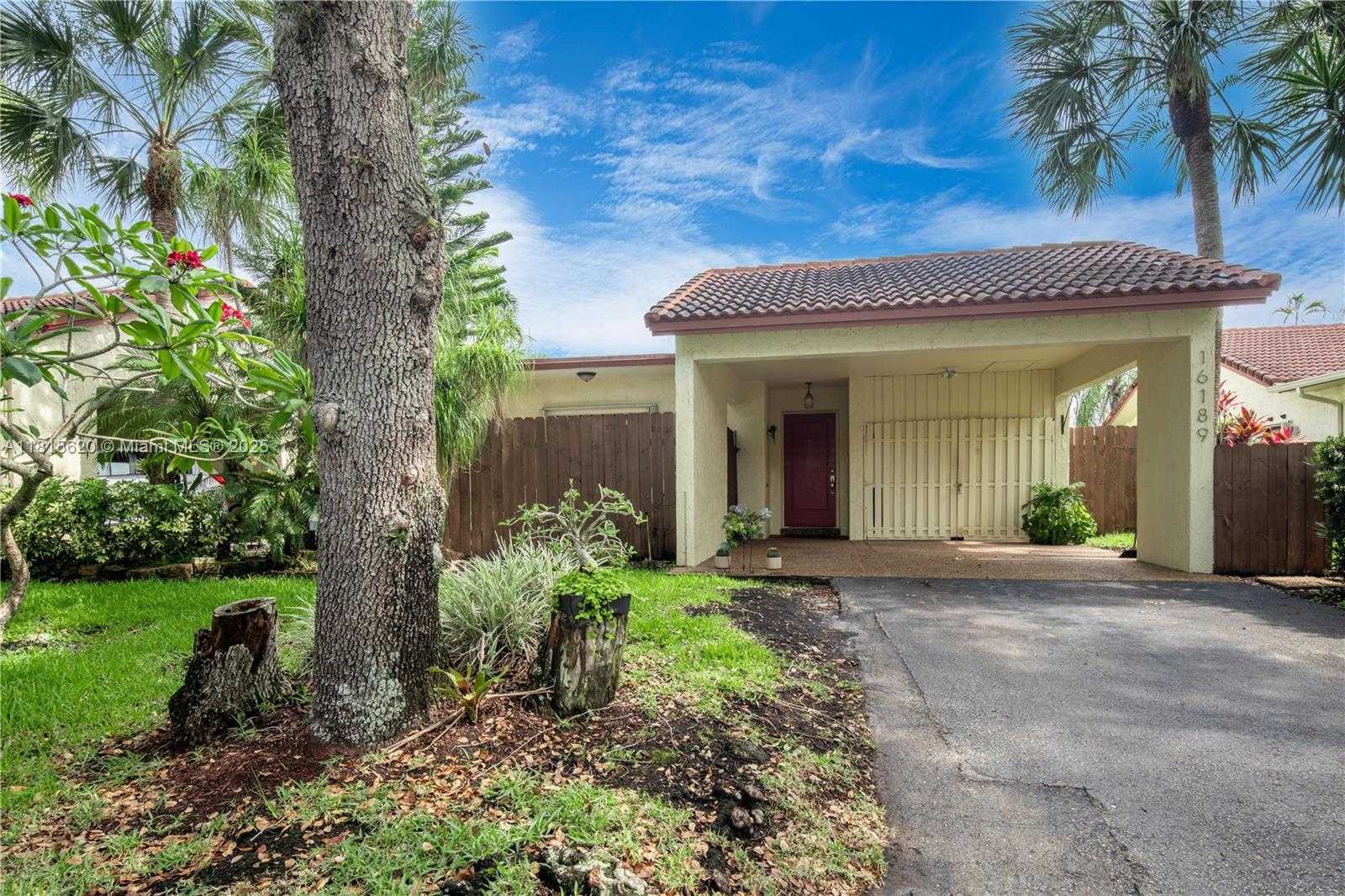 Small Image of 16189 LAUREL DR #25, Weston Number 33