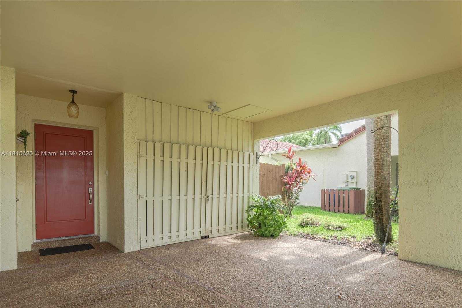 Small Image of 16189 LAUREL DR #25, Weston Number 37