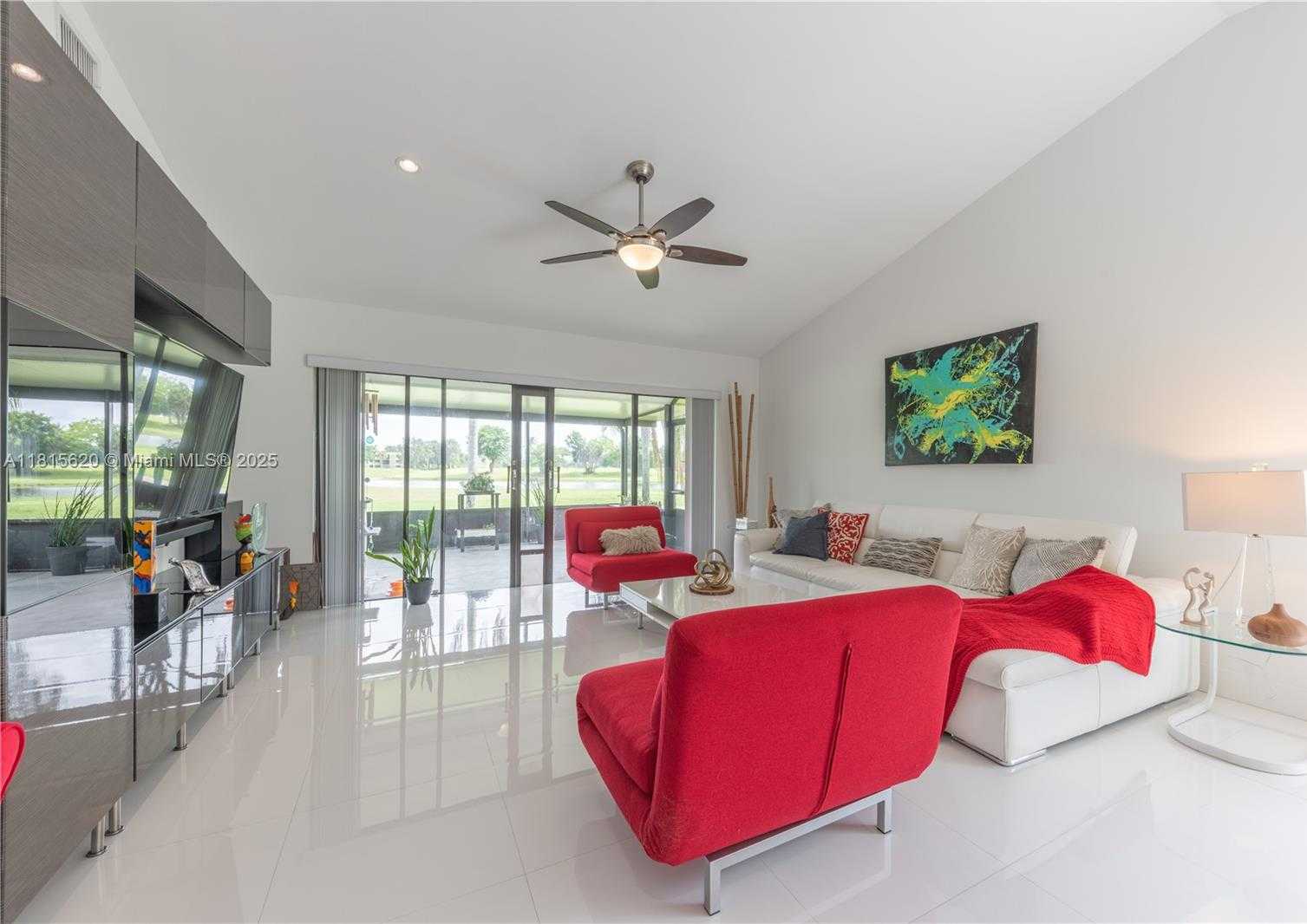 Small Image of 16189 LAUREL DR #25, Weston Number 4