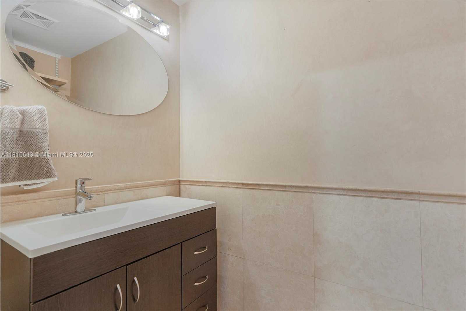 Small Image of 60 SOUTH WEST 13TH ST #2410, Miami Number 11