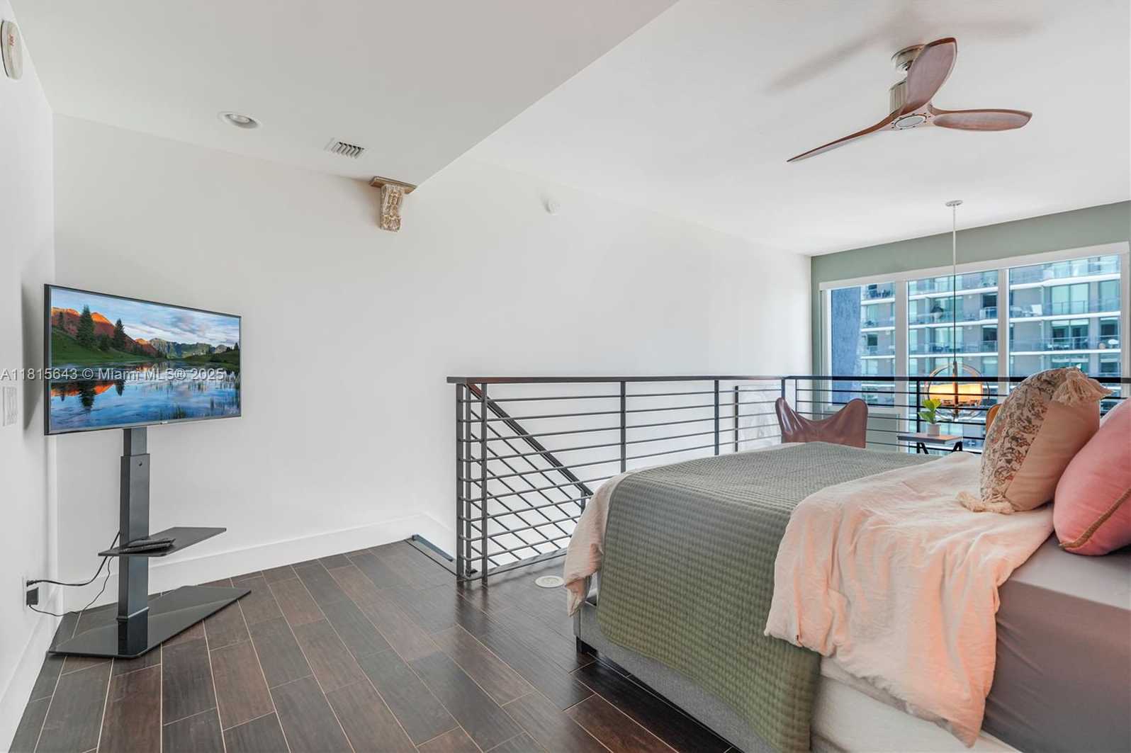 Small Image of 60 SOUTH WEST 13TH ST #2410, Miami Number 18