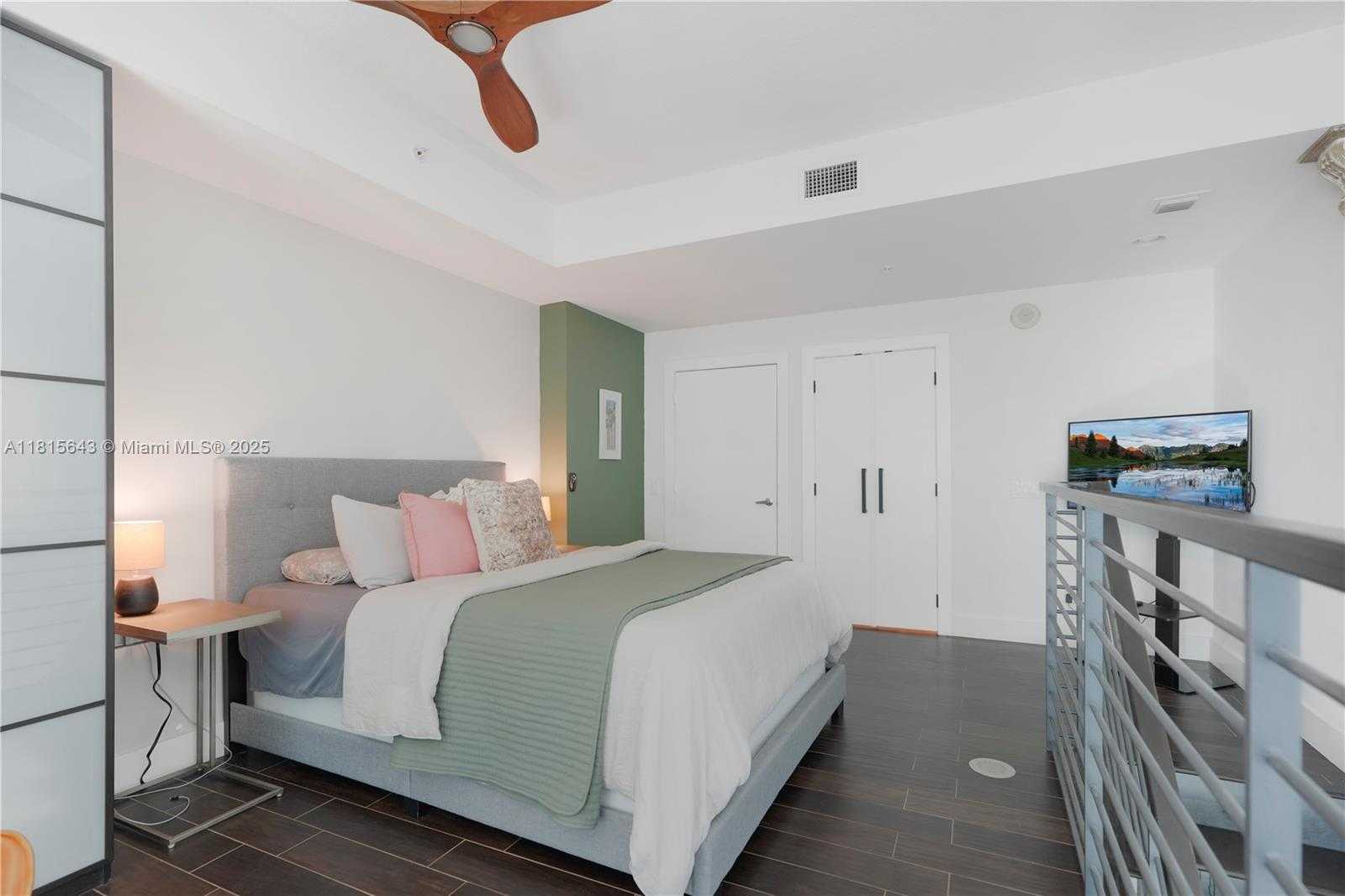 Small Image of 60 SOUTH WEST 13TH ST #2410, Miami Number 19