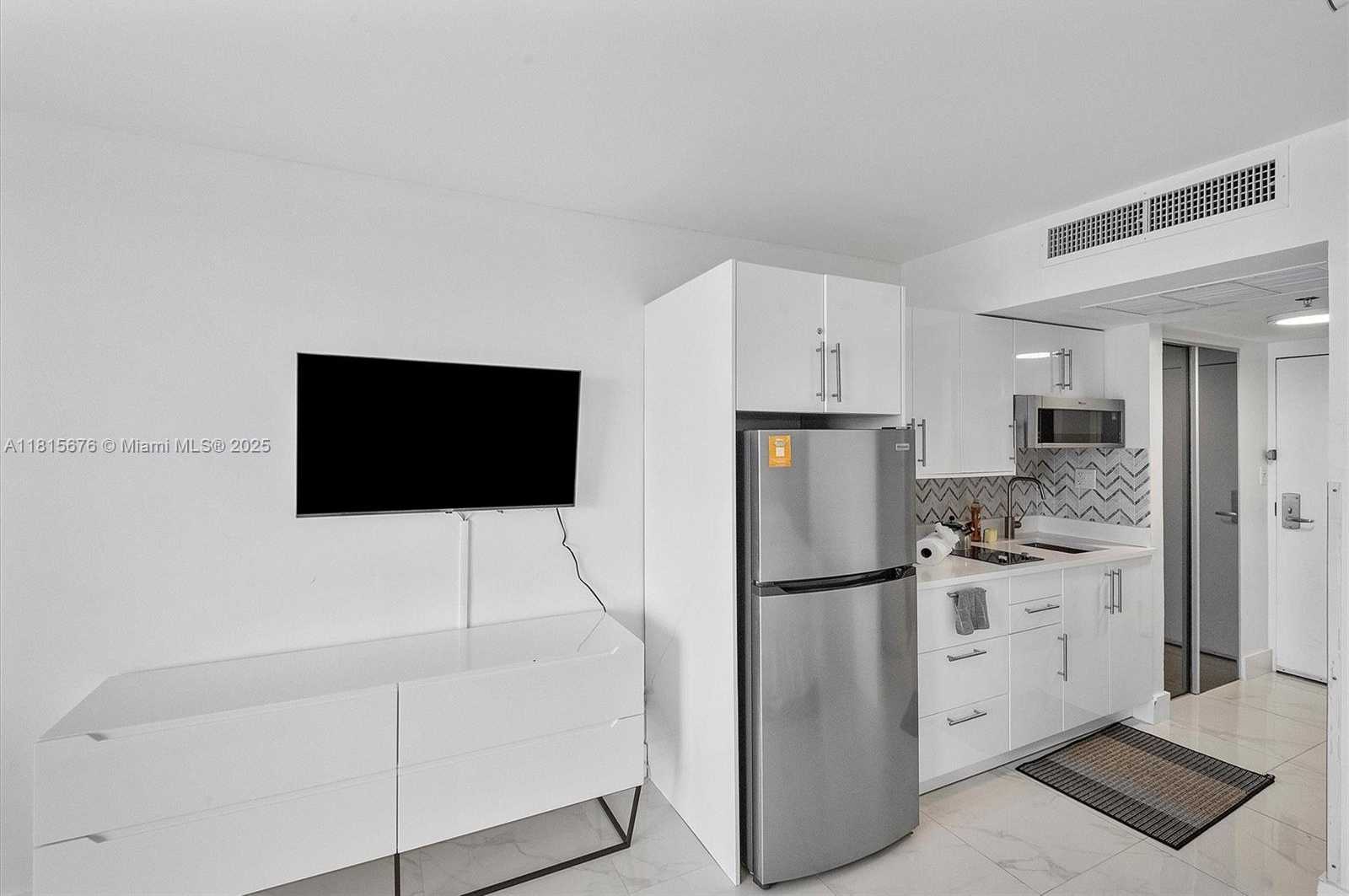 Small Image of 19201 COLLINS AVE #306, Sunny Isles Beach Number 9