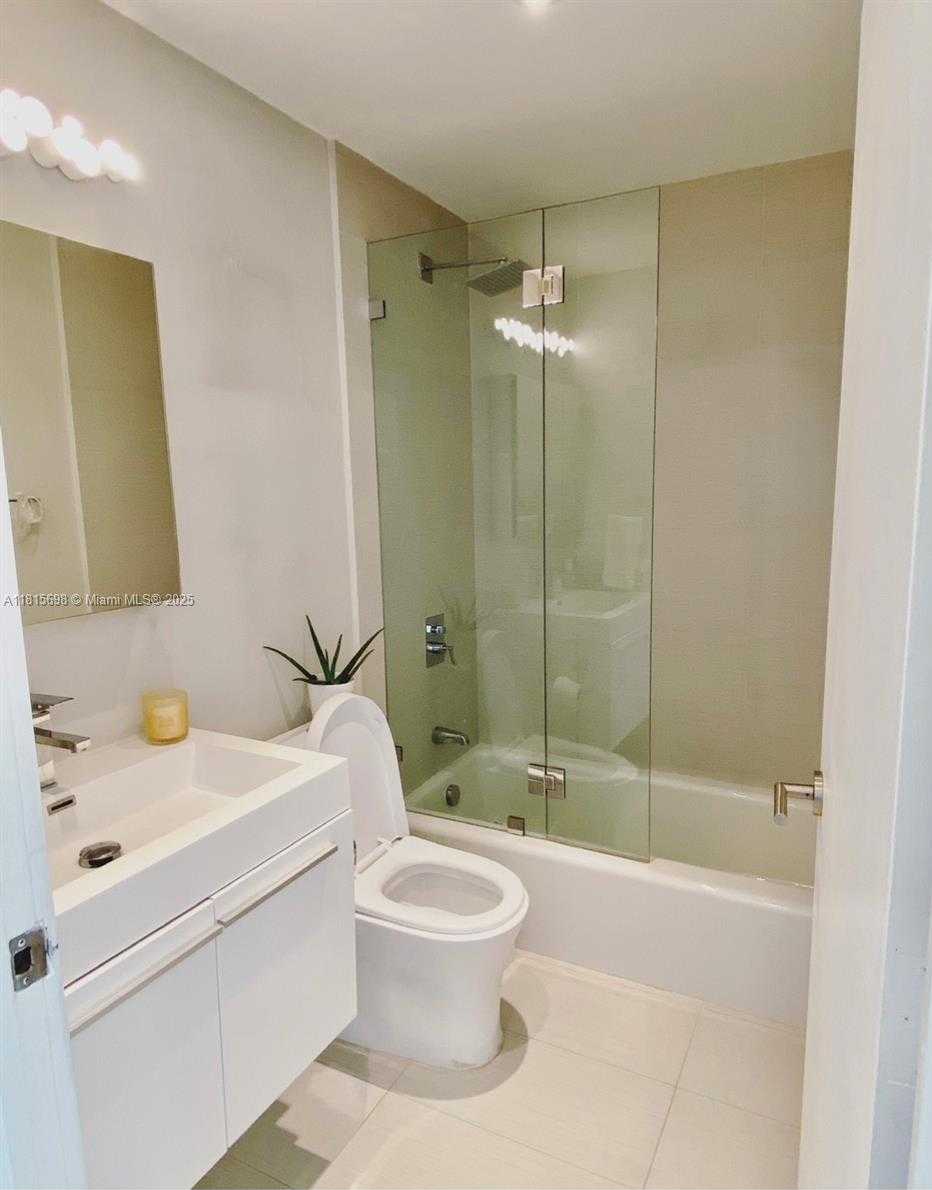Small Image of 888 BRICKELL KEY DR #2209, Miami Number 3