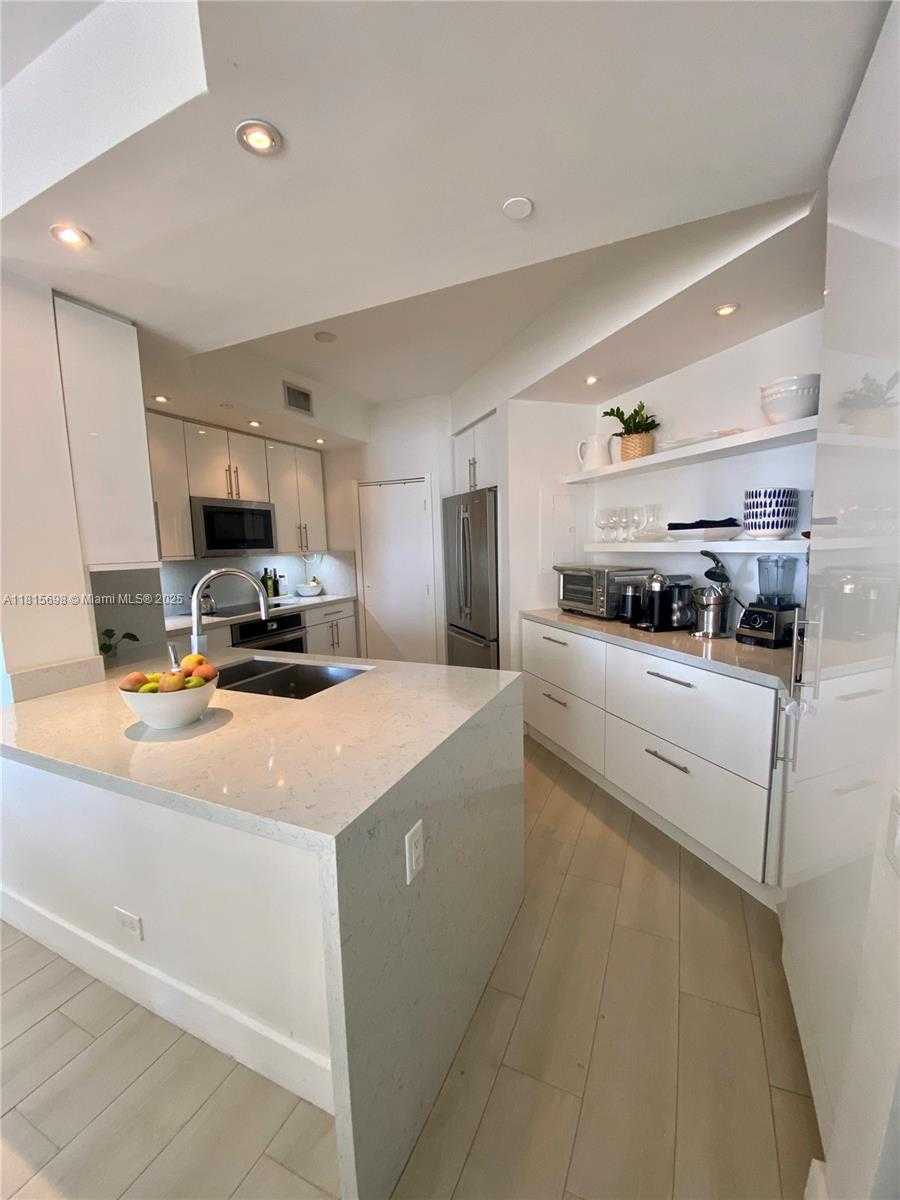 Small Image of 888 BRICKELL KEY DR #2209, Miami Number 8