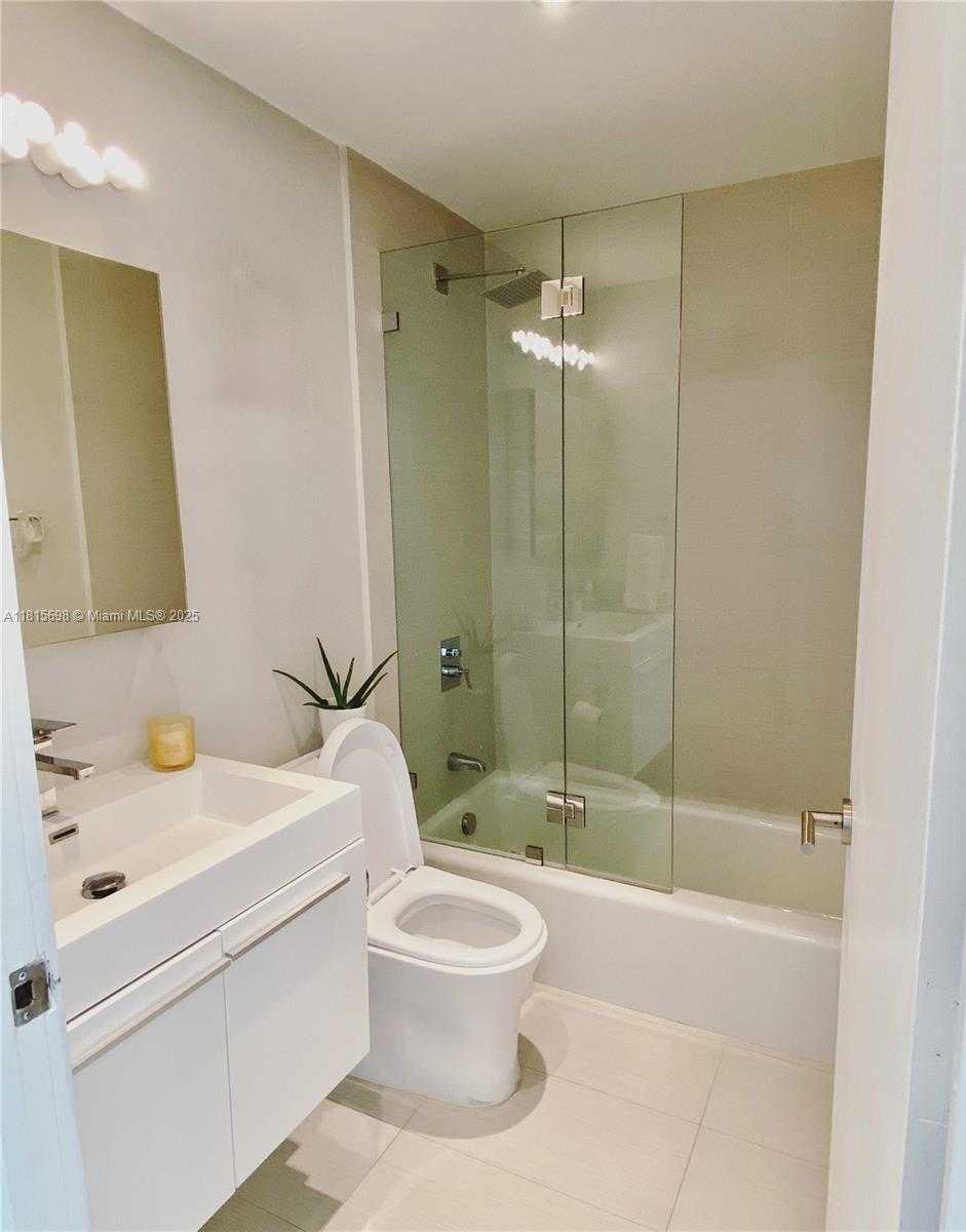 Small Image of 888 BRICKELL KEY DR #2209, Miami Number 9