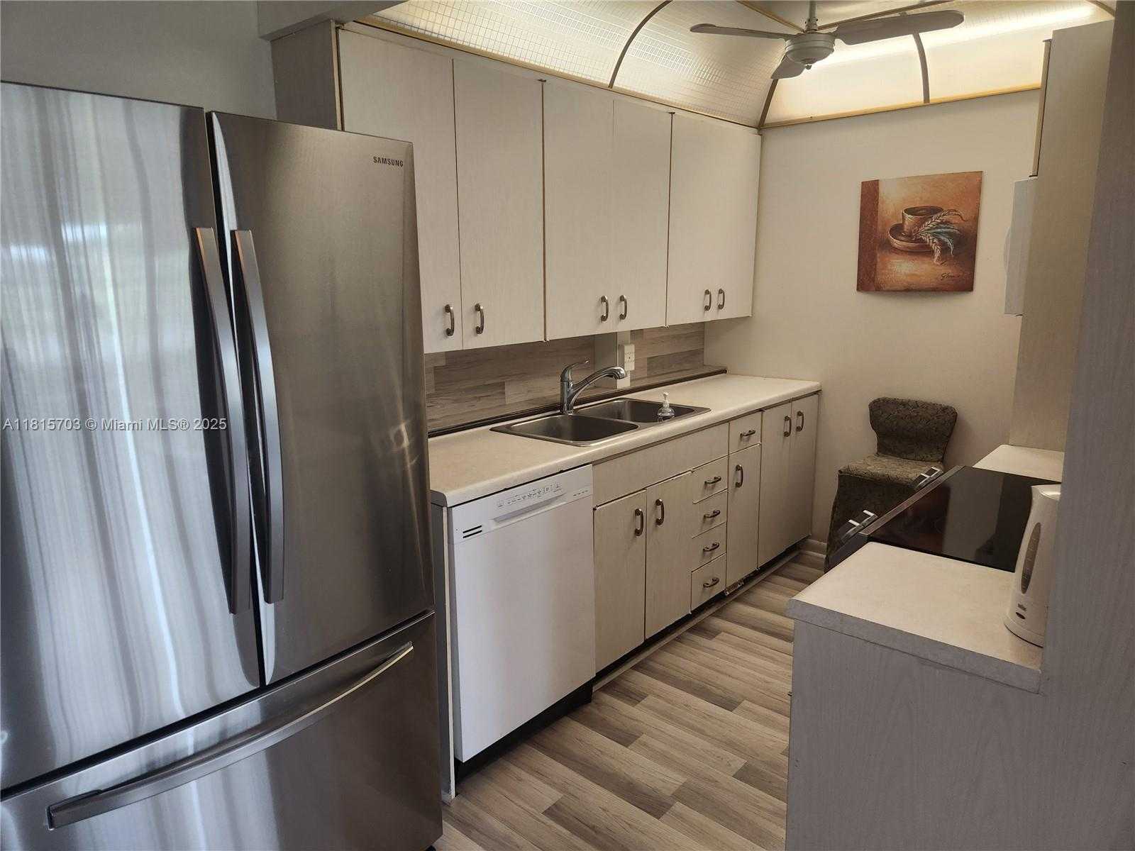 Small Image of 4144 CAMBRIDGE G #4144, Deerfield Beach Number 2