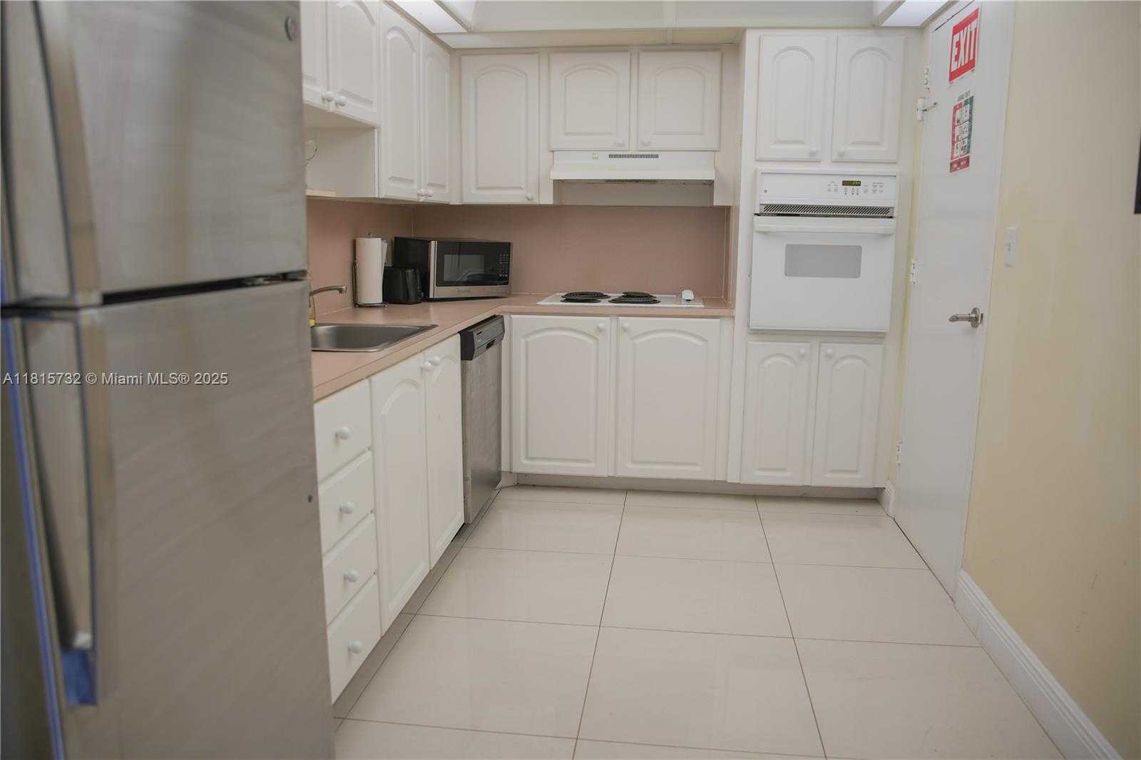 Small Image of 4001 SOUTH OCEAN DR #11A, Hollywood Number 10