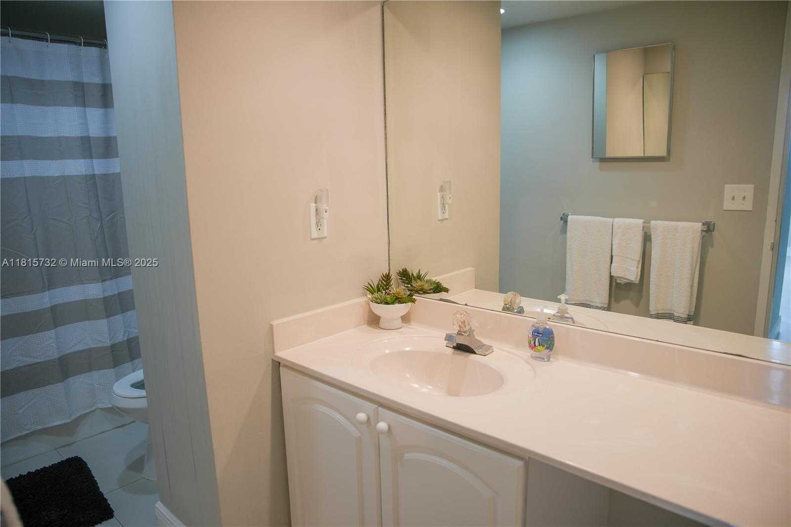 Small Image of 4001 SOUTH OCEAN DR #11A, Hollywood Number 16