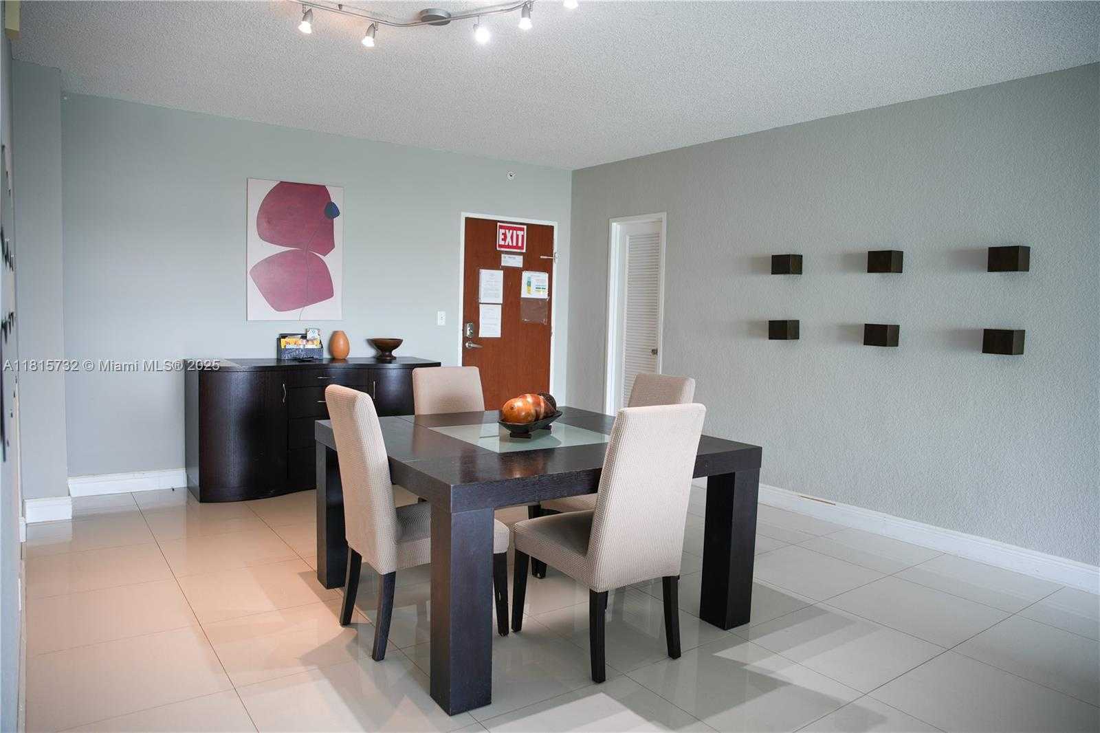 Small Image of 4001 SOUTH OCEAN DR #11A, Hollywood Number 3