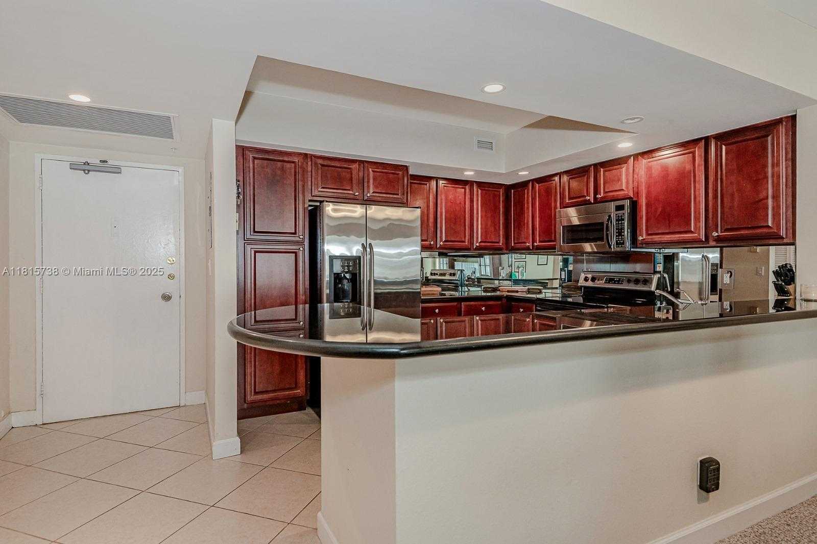 Small Image of 5600 COLLINS AVE #10E, Miami Beach Number 11