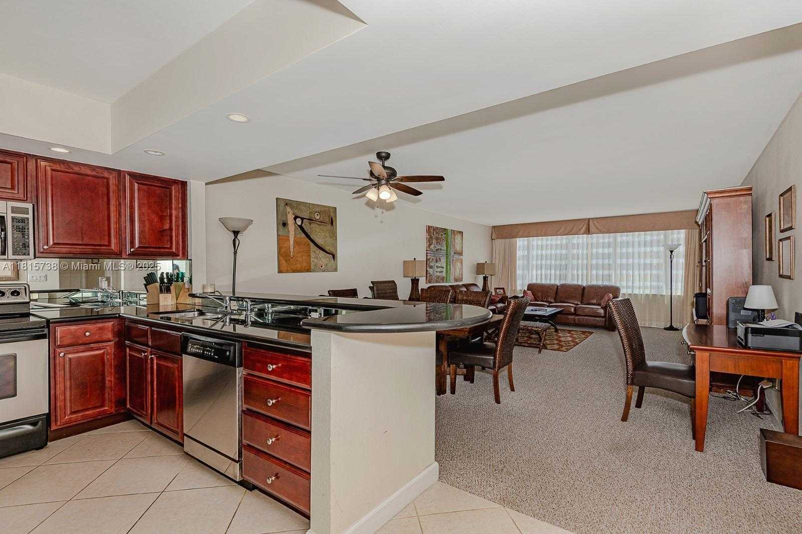 Small Image of 5600 COLLINS AVE #10E, Miami Beach Number 12