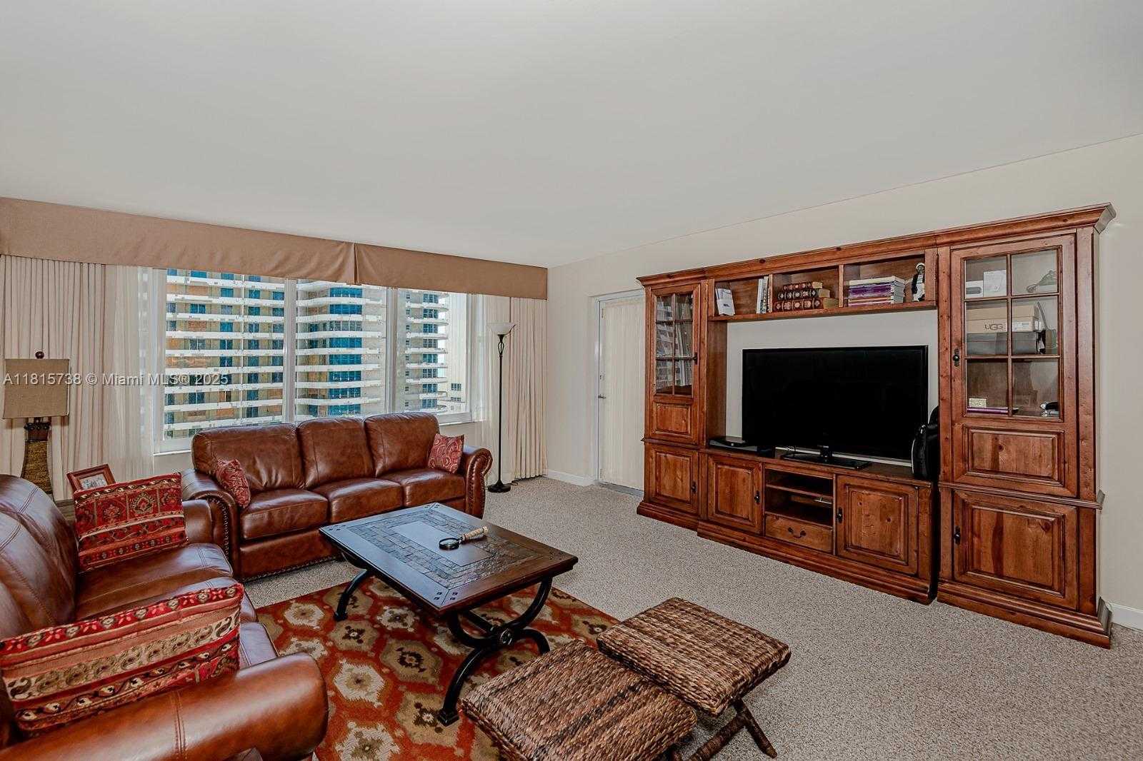 Small Image of 5600 COLLINS AVE #10E, Miami Beach Number 19