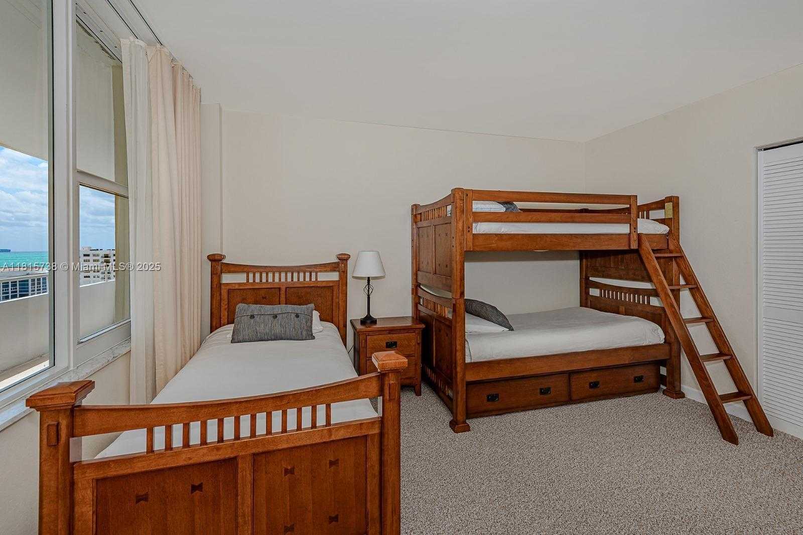 Small Image of 5600 COLLINS AVE #10E, Miami Beach Number 20