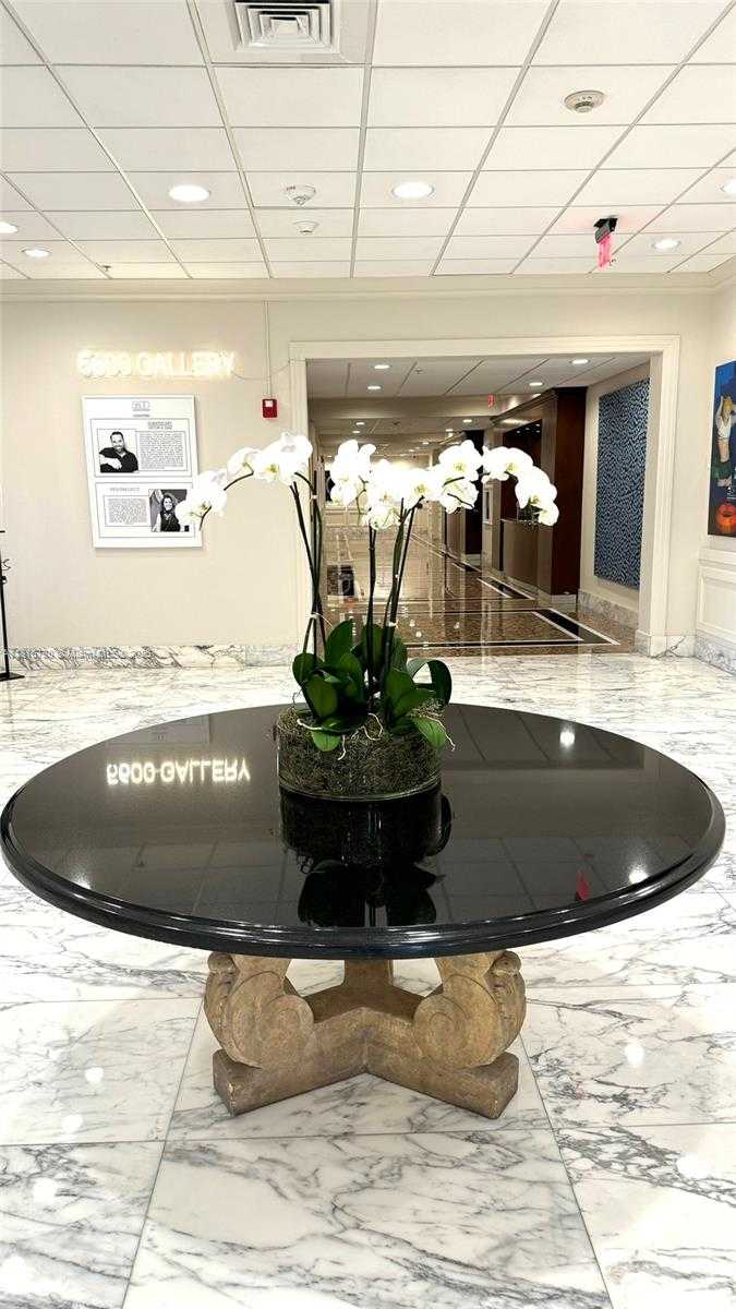 Small Image of 5600 COLLINS AVE #10E, Miami Beach Number 42