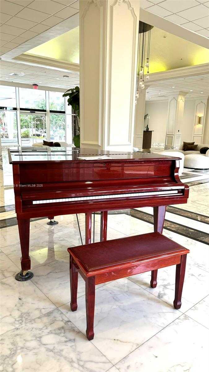 Small Image of 5600 COLLINS AVE #10E, Miami Beach Number 43