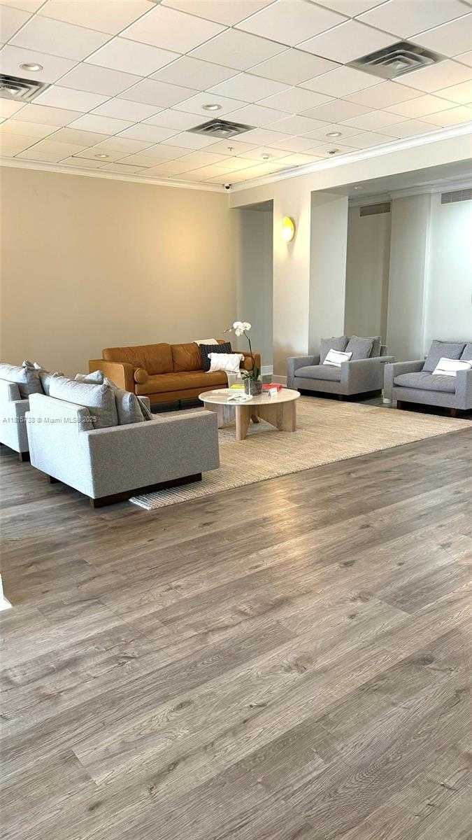 Small Image of 5600 COLLINS AVE #10E, Miami Beach Number 46